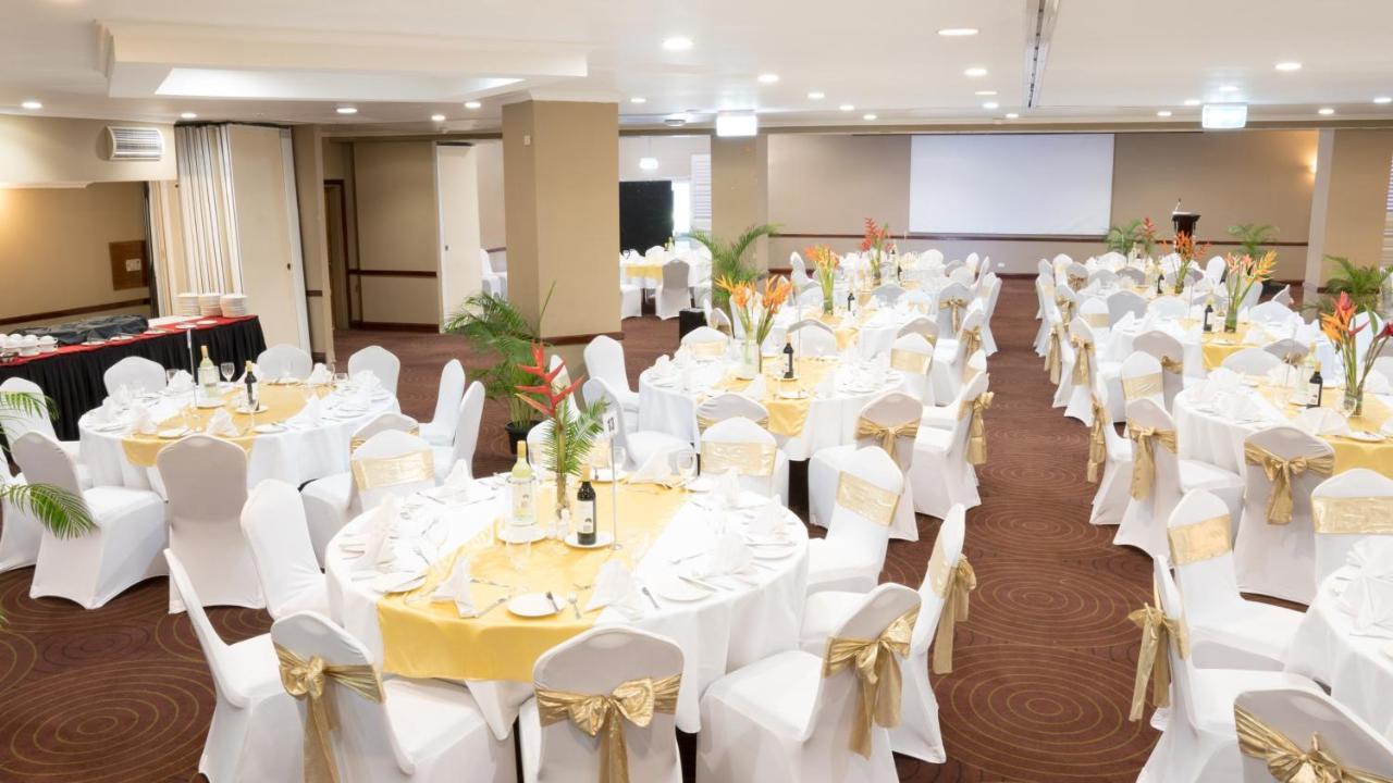 Holiday Inn & Suites Port Moresby By Ihg Exterior foto