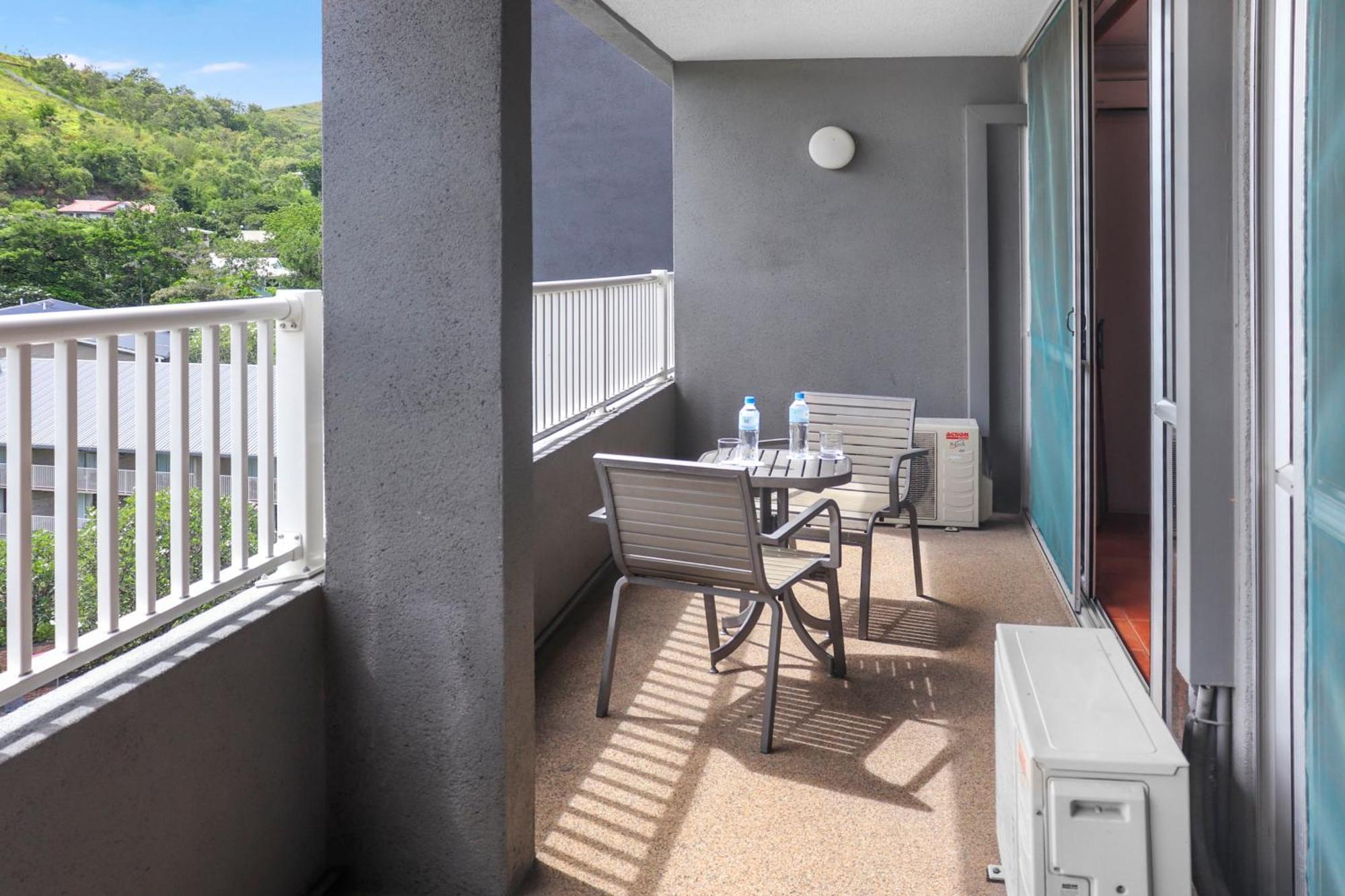 Holiday Inn & Suites Port Moresby By Ihg Exterior foto